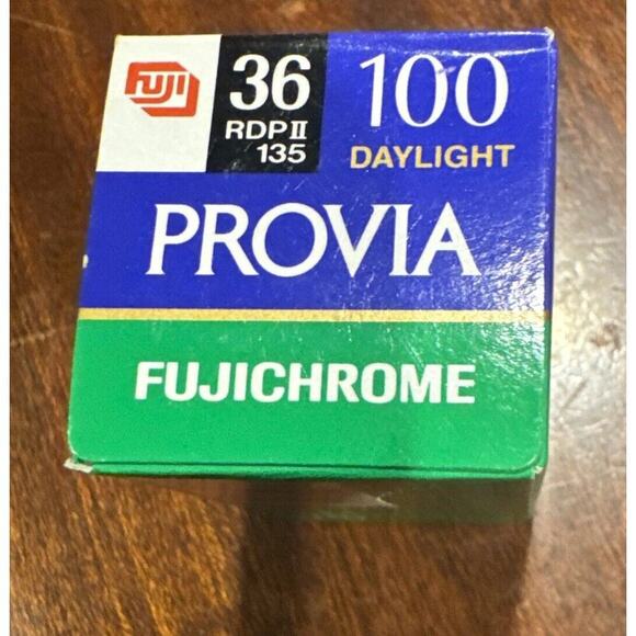 Film FUJIFILM PROVIA100 RDPⅡ 135 (36 Exp) Daylight Professional expired - Picture 5 of 5